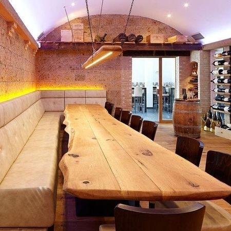 Tisch nach Fertigstellung © Fa. Neuschwander